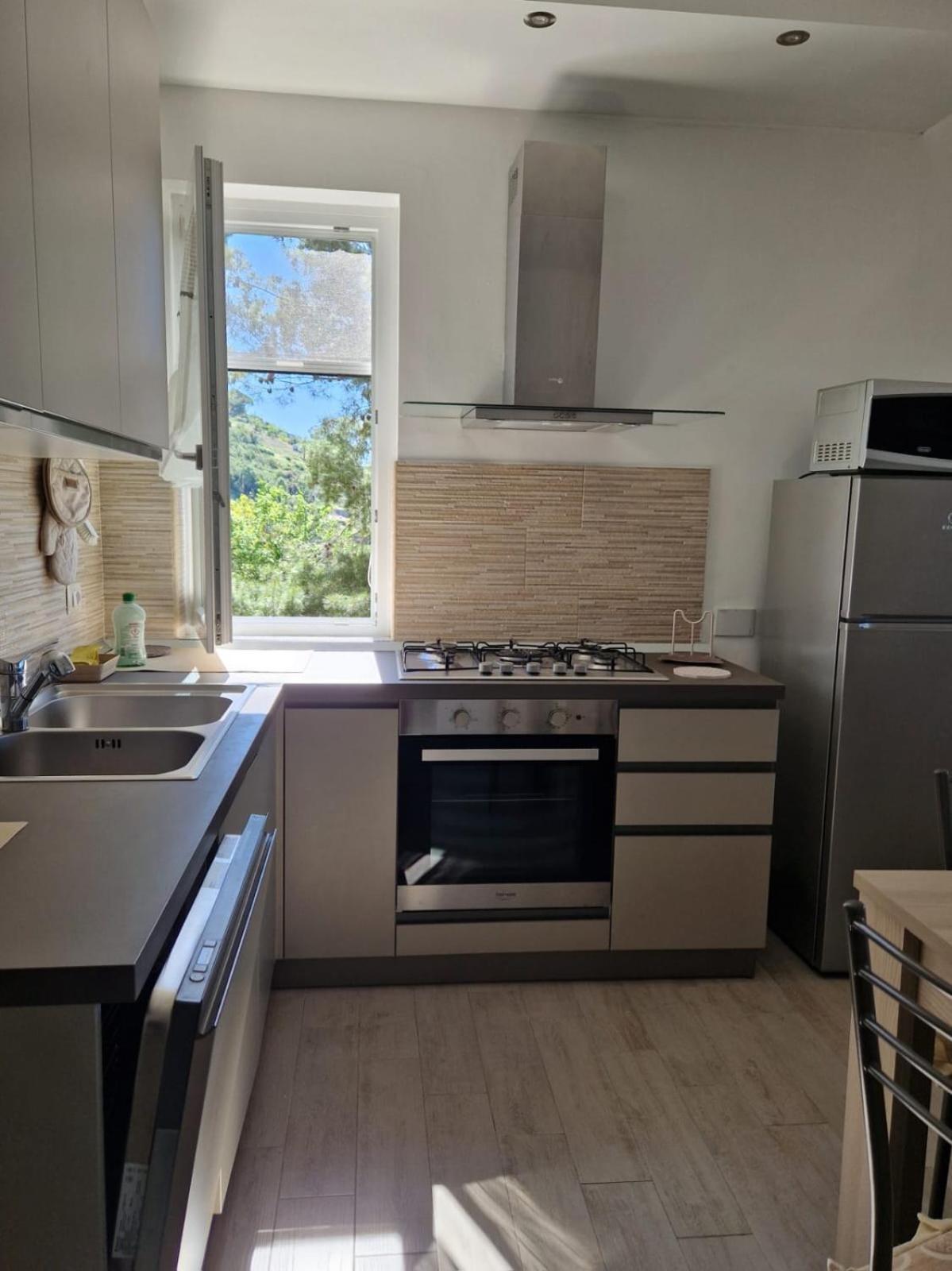 La Finestra Sul Golfo Apartment Ospedaletti Luaran gambar