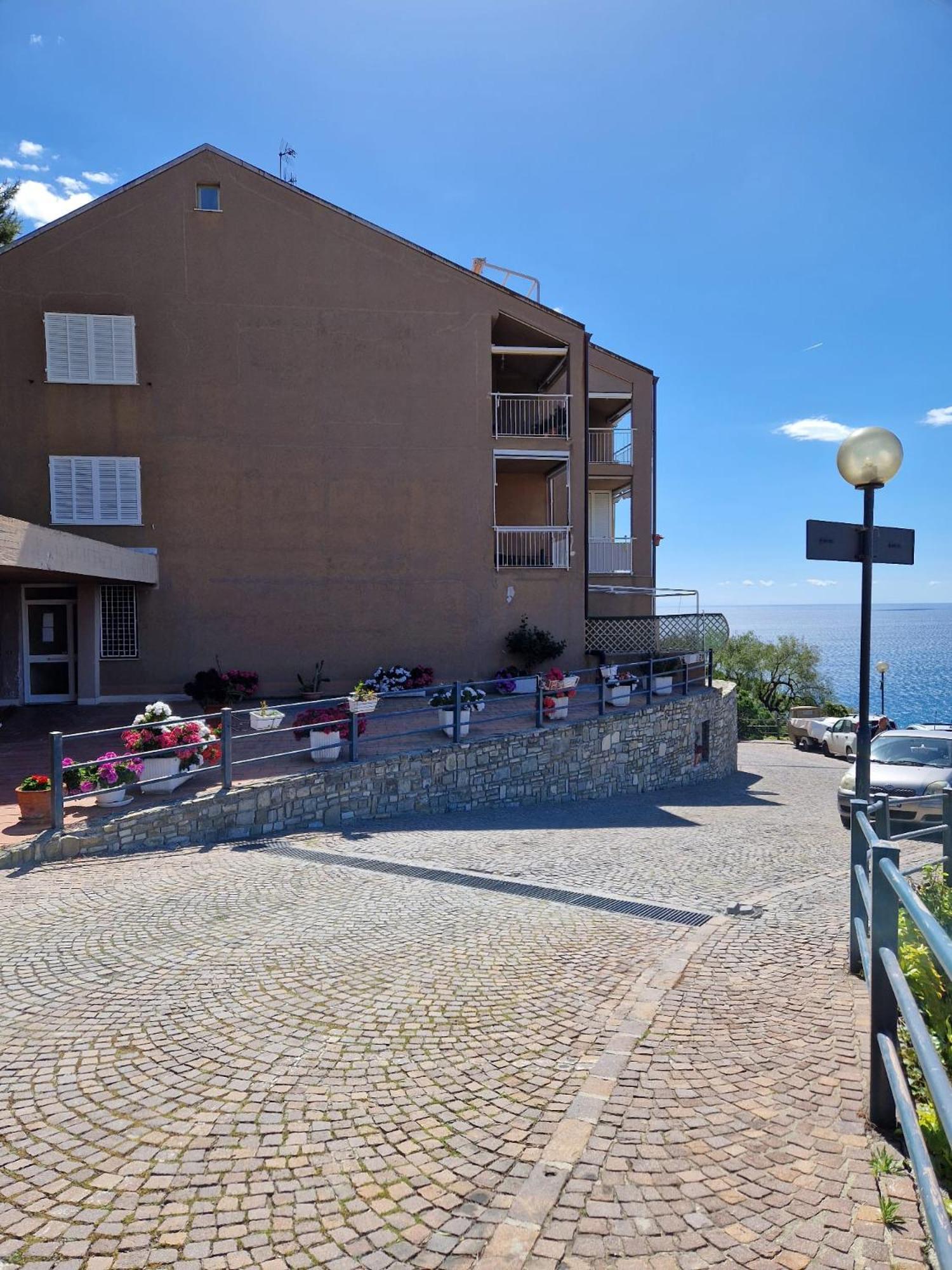 La Finestra Sul Golfo Apartment Ospedaletti Luaran gambar